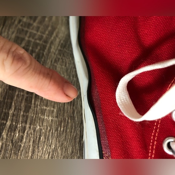 Vtg Brooks Red High-Top Sneakers with White Laces - Picture 10 of 13